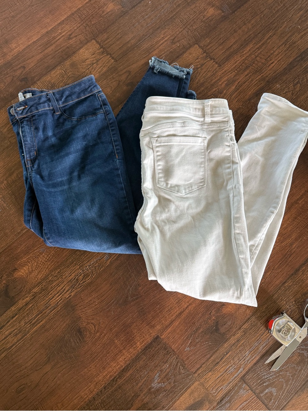 refuge Women's Skinny Jeans in Dark Blue bundled with Time and Tru in White